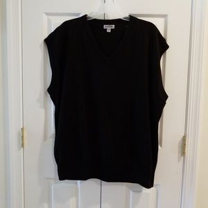 Black fine-knit v neck ves